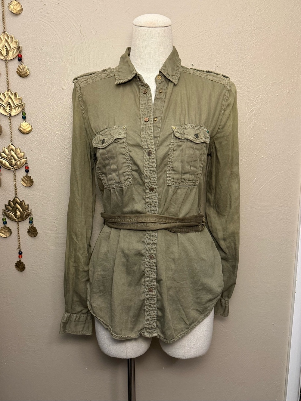 Maeve Anthropologie Aveiro Safari Olive Green Belted Snap Top Size 4